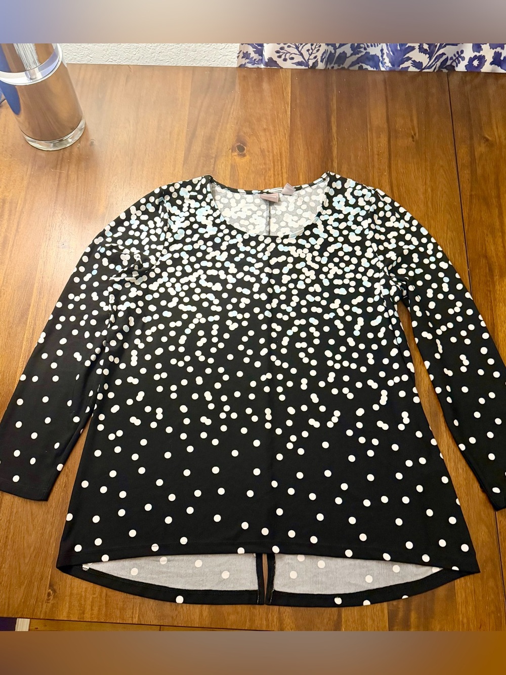 Chicos Polka Dot Black & White Long Sleeve Scoop Neck Top